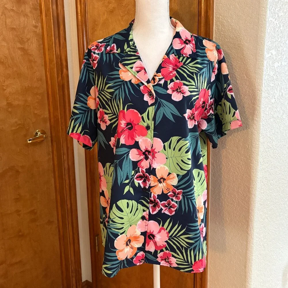 Ladies' Hawaiian Button Down Shirts, Bundle of 2, Size L - Picture 3 of 14